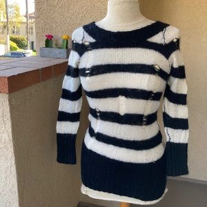 Stylish Ripped Sweater Cardigan Size XS-S